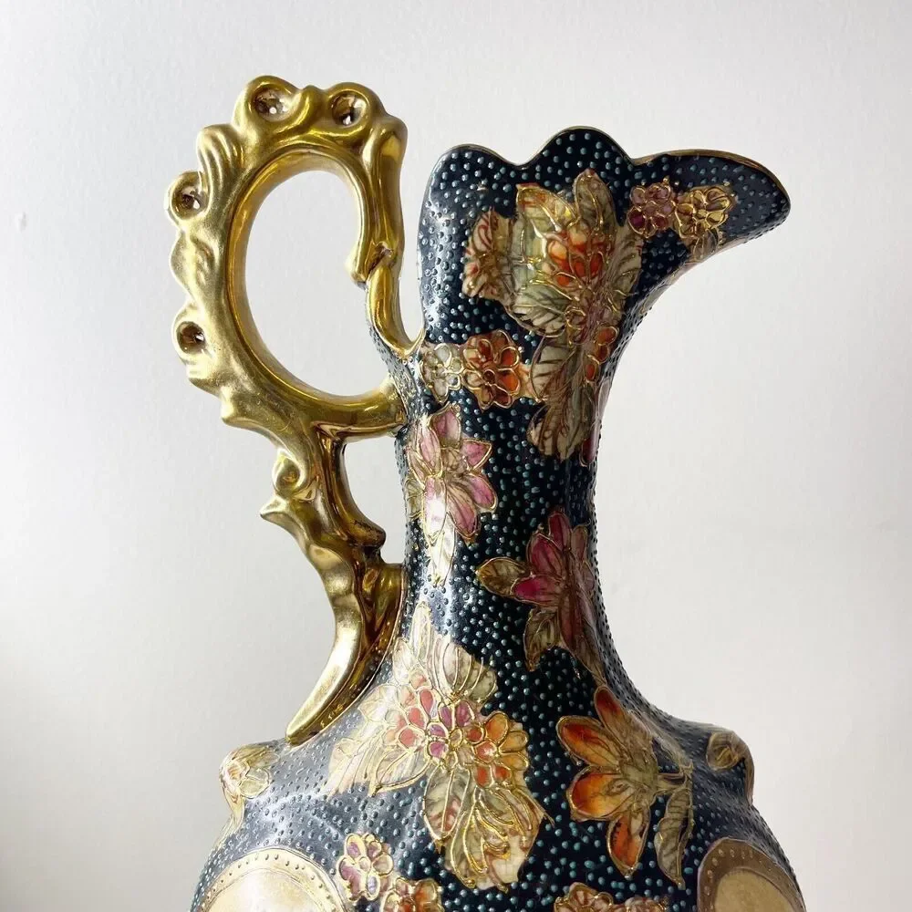Vintage Satsuma Vase Pitcher Gold Handle 20th Century Chinoiserie Hand Painted‎